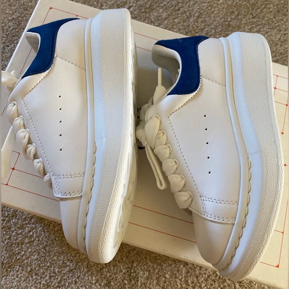 NEW Kids Alexander McQueen oversized sneakers - Picture 3 of 8